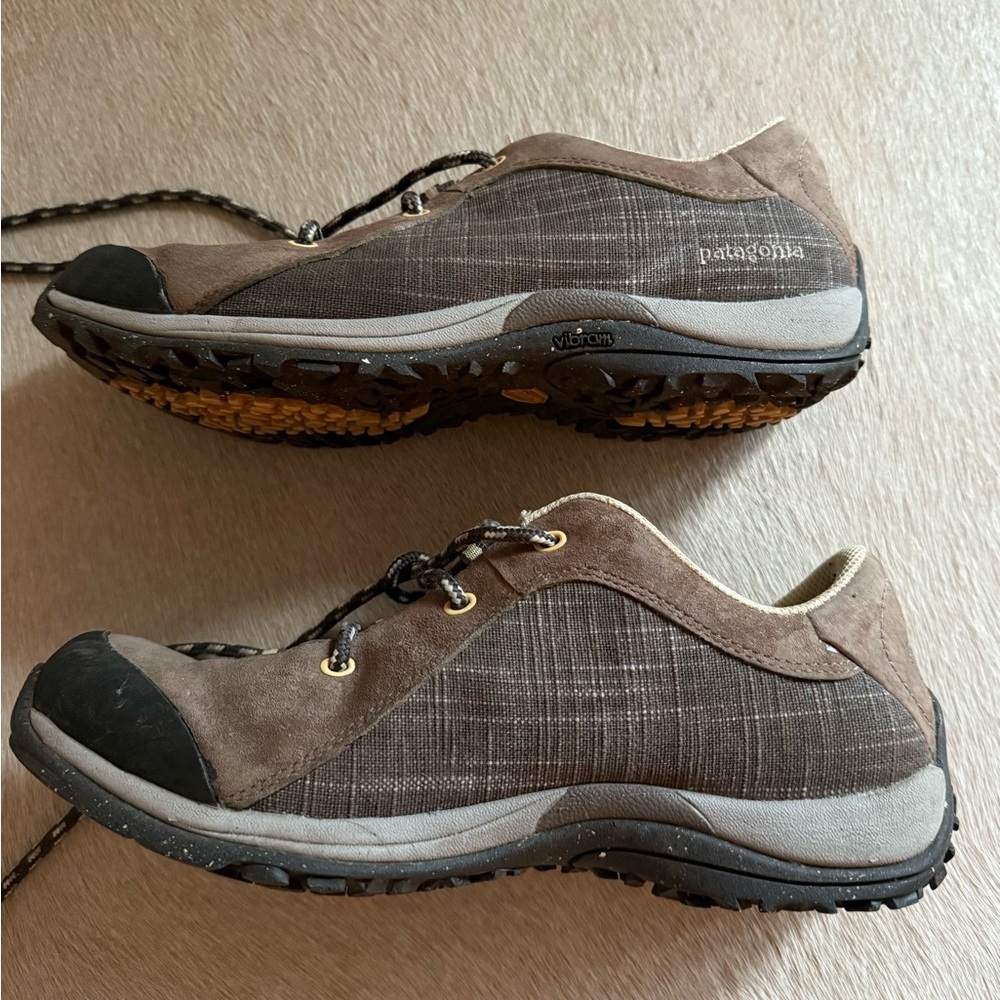 Patagonia Brown  Hiking Shoes - Picture 7 of 12